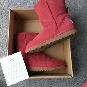 UGG Classic Boot - size 5 (children), red